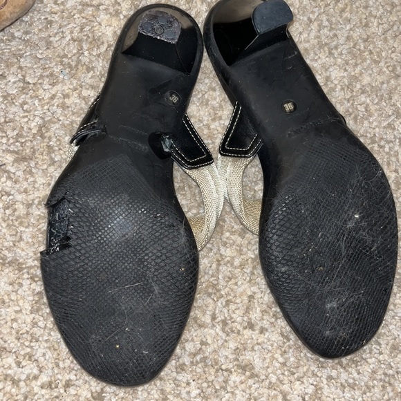 prada heels - Picture 2 of 2